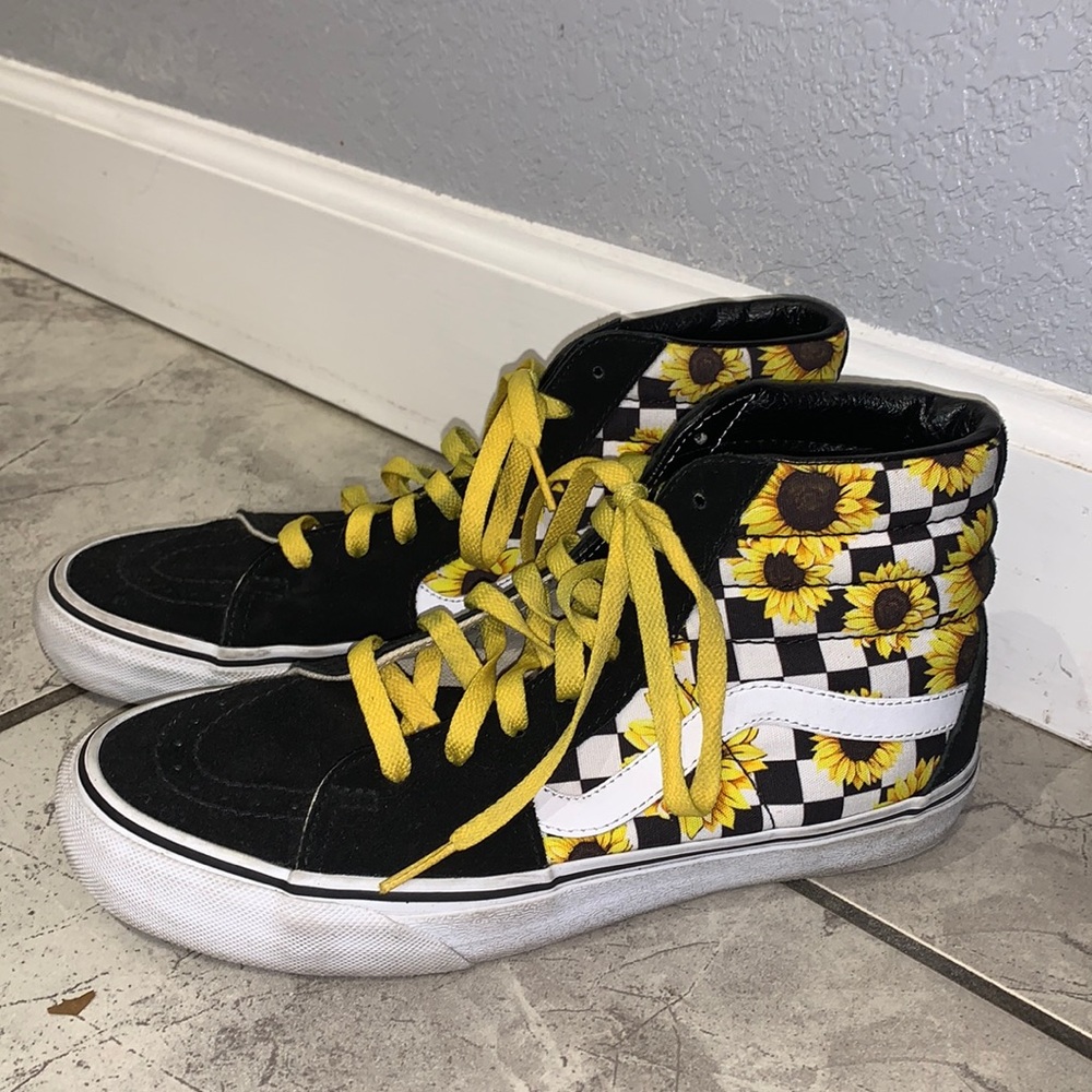 Custom Sunflower Patterned High Top Skateboard Sh… - image 1